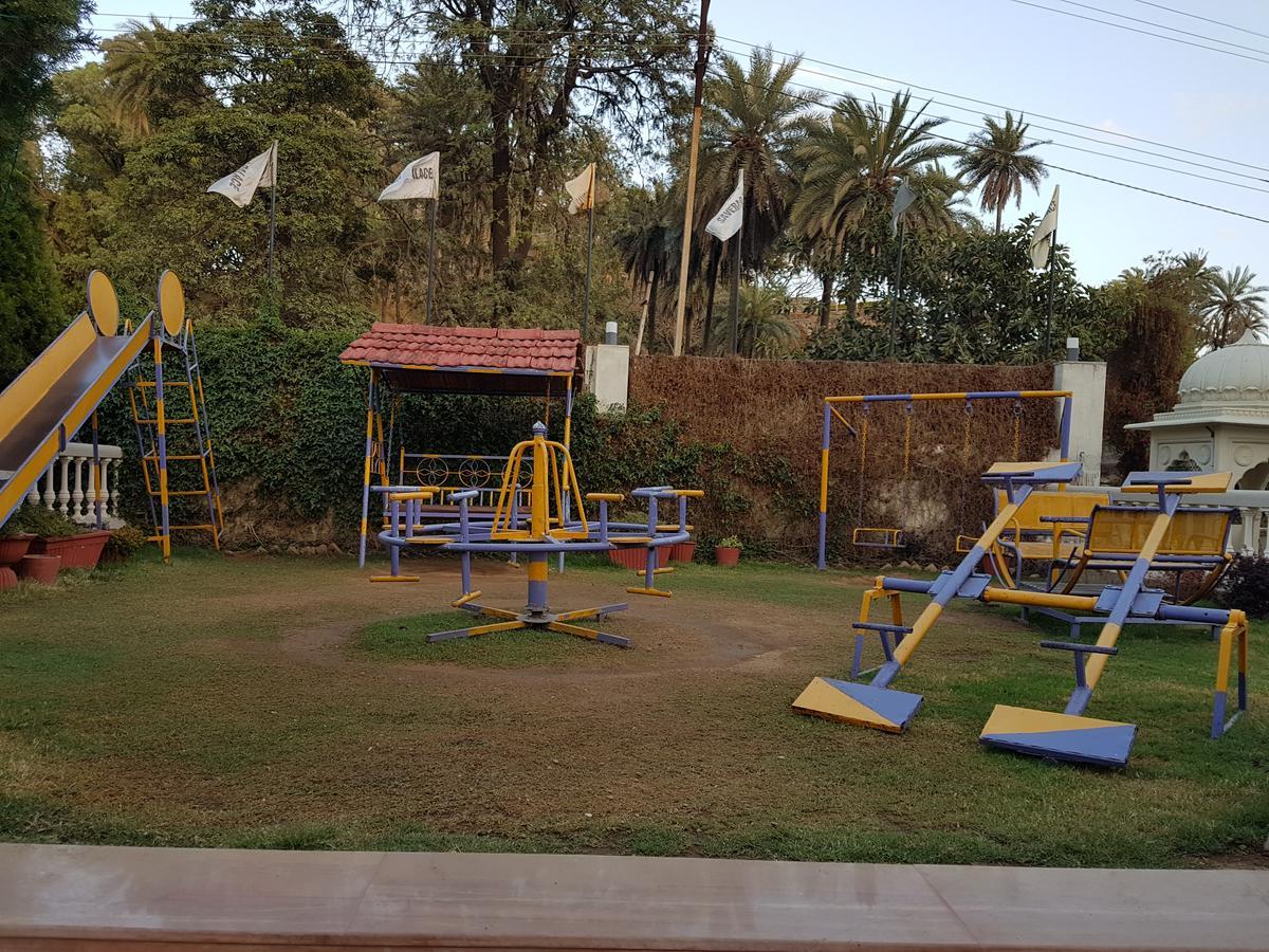 Hotel Savera Palace Mount Abu Dış mekan fotoğraf