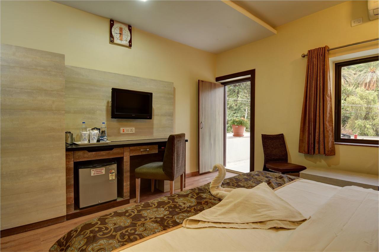 Hotel Savera Palace Mount Abu Dış mekan fotoğraf